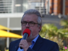 P1400651